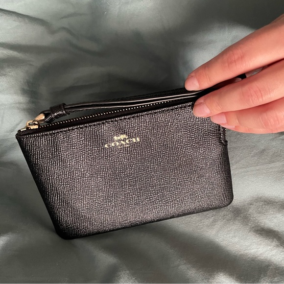 Coach wristlet with strap black/gold leather wallet card holder - Picture 8 of 10